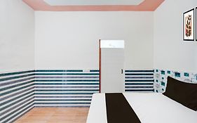 Hotel O Golden Bird  3*