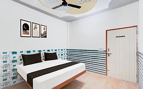 Hotel O Golden Bird  3*